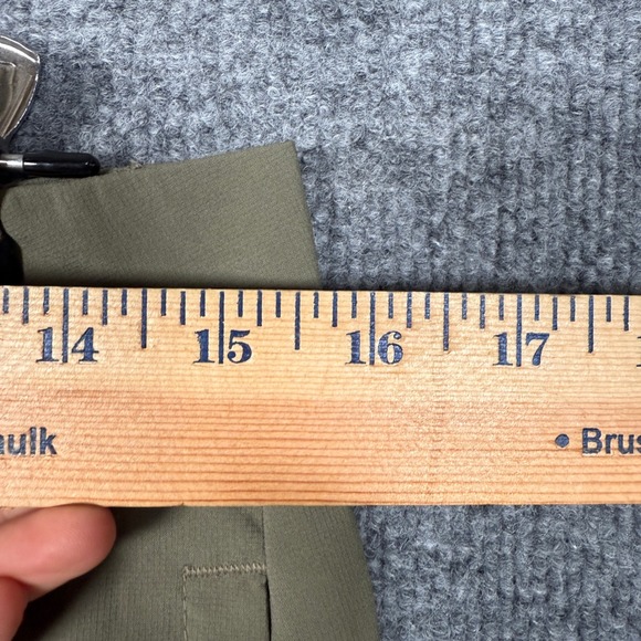 New Columbia Womens Sz 8 Shorts Court Utility Hiking Outdoors Adjustable Hem - Picture 11 of 12